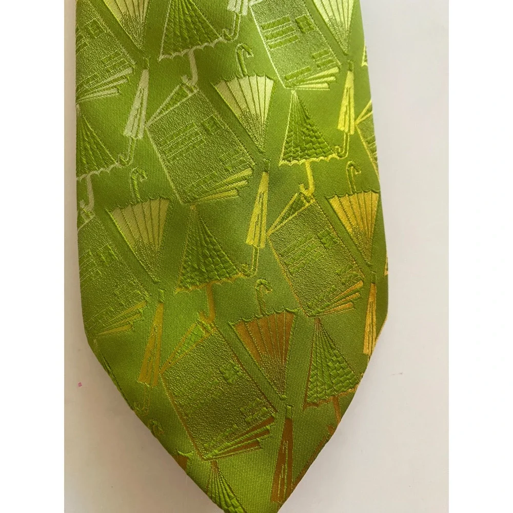 Vintage Wembley Wemlon Lime Green Umbrella Newspaper Novelty Wide Tie 4 Inch